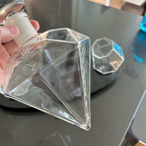 Diamond Decanter Set. Never used - Picture 6 of 9